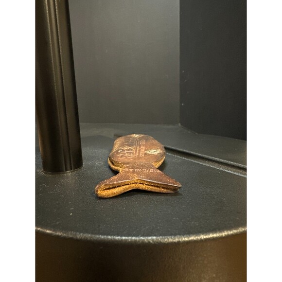 Raytheon Fish Key Fob Sample 550 Made in USA - Picture 7 of 9